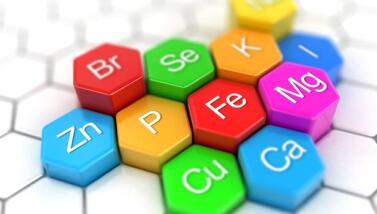 Una profesora de la UPM diseña una baraja de cartas de la tabla periódica