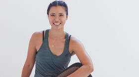 Abecedario del bienestar: Con la “Y” de yoga, con Xuan Lan