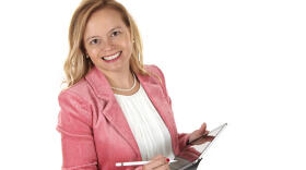 Con la ‘W’, de Whatsapp, y Gabriela Paoli