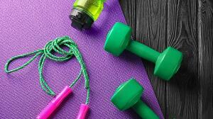 Pesas y otros accesorios de gimnasio para entrenar en cualquier parte este verano