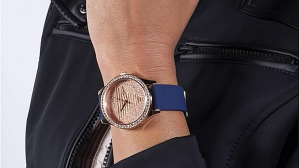 Elegante, sencillo y con descuento: este reloj Guess es un acierto para el Día de la Madre