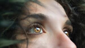Los mejores parches de ojos de hidrogel para acabar con las ojeras y bolsas